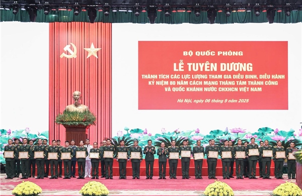 Bộ Quốc phòng tuyên dương các lực lượng tham gia diễu binh, diễu hành A80