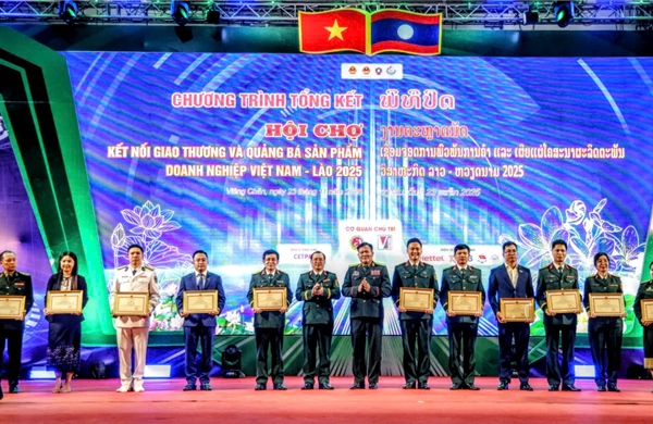 Thắt chặt tình đoàn kết hữu nghị Việt Nam - Lào thông qua Hội chợ kết nối giao thương