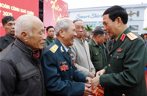 Công bố thủ tục công nhận sĩ quan quân đội nghỉ hưu mắc bệnh hiểm nghèo 