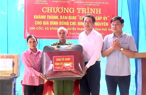 Ấm lòng dân trong những ‘Căn nhà cấp ủy’ - Bài 2: Những căn nhà của tình đồng chí 