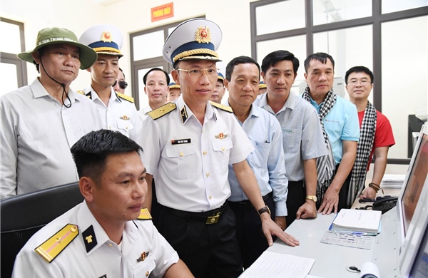 Cán bộ, chiến sĩ Vùng 5 Hải quân thi đua chào mừng Đại hội XIV của Đảng