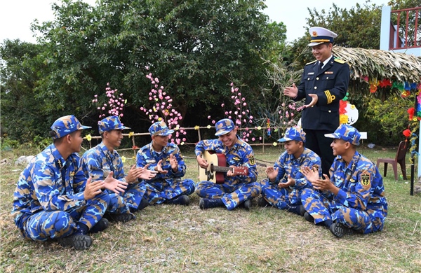 Canh trời giữa ngày Xuân để Tổ quốc bình yên