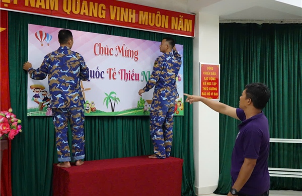 Trẻ em đặc khu Trường Sa vui ngày Quốc tế thiếu nhi 1/6