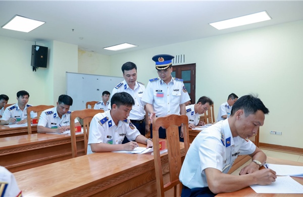 Xây dựng đội ngũ cán bộ tham mưu Cảnh sát biển vững mạnh toàn diện