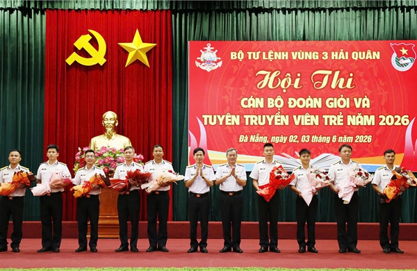 Thủ lĩnh Đoàn thanh niên Vùng 3 Hải quân tiên phong quyết thắng