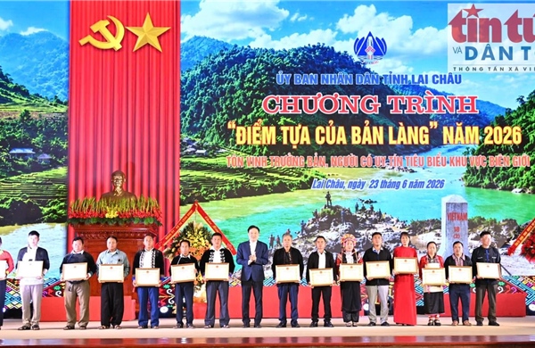 Bù đắp xứng đáng, phát huy hiệu quả vai trò người có uy tín thời gian tới