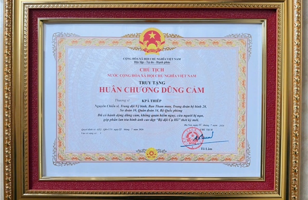 Thượng sĩ Kpă Thiêp - Chiến sĩ Quân đoàn 34 được truy tặng Huân chương Dũng cảm