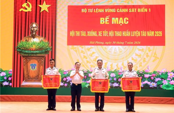 Cảnh sát biển bế mạc Hội thi tàu, xuồng, xe tốt - Hội thao huấn luyện tàu