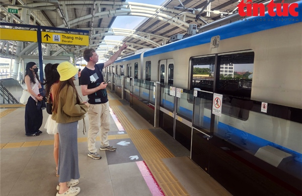 Metro Bến Thành – Suối Tiên tăng chuyến phục vụ người dân sau sáp nhập
