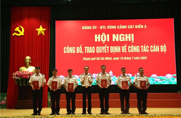 Bộ Tư lệnh Vùng Cảnh sát biển 3 trao quyết định bổ nhiệm nhiều cán bộ