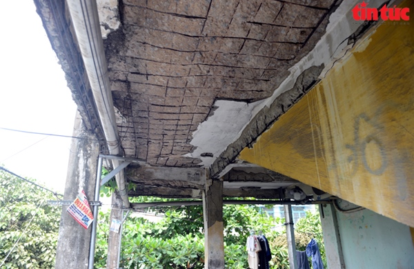 TP Hồ Chí Minh: Cận cảnh chung cư Phạm Thế Hiển xuống cấp nghiêm trọng