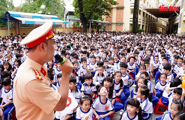 Kéo giảm tai nạn giao thông - Bài cuối: Xây dựng văn hoá giao thông từ mái trường