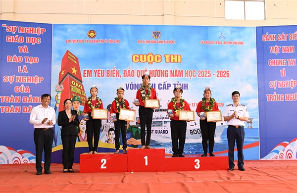 Học sinh Đồng Tháp, Vĩnh Long tham gia Cuộc thi ‘Em yêu biển, đảo quê hương’
