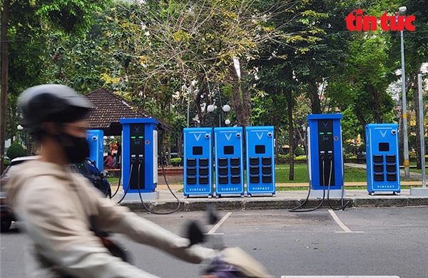 TP Hồ Chí Minh ban hành quy định về việc lắp đặt tủ đổi pin xe máy điện