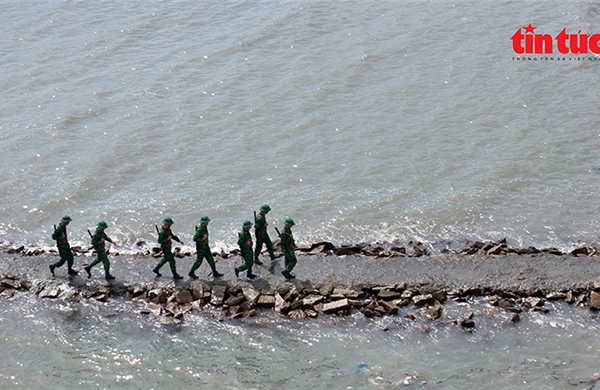 Tết của những người gác biển