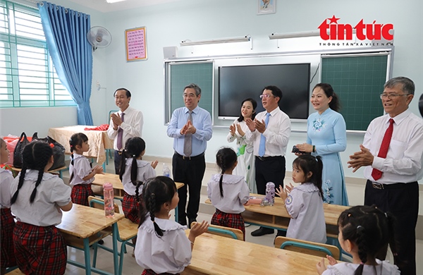 TP Hồ Chí Minh phát động cao điểm hoàn thành 1.000 phòng học trước năm học mới