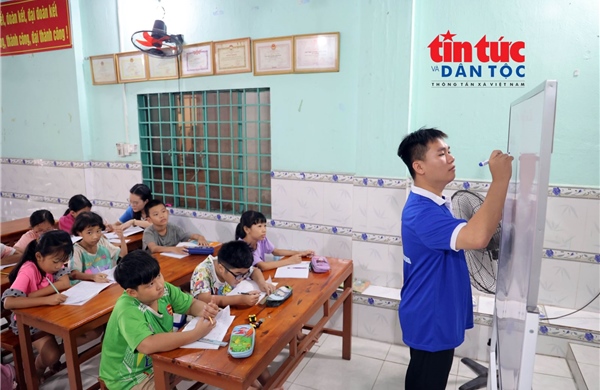 'Lớp học 0 đồng' gieo con chữ, chắp cánh ước mơ cho thiếu nhi khó khăn
