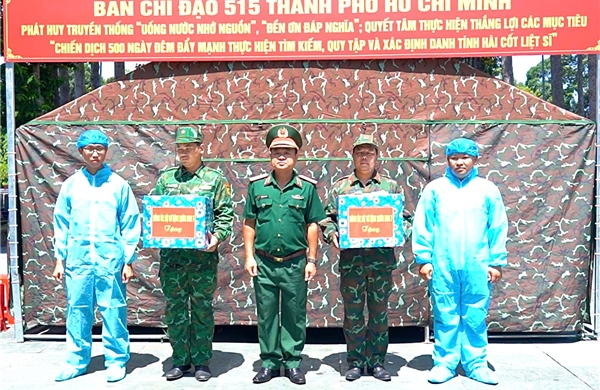 Đoàn công tác Quân khu 7 tri ân người có công nhân Ngày Thương binh - Liệt sĩ