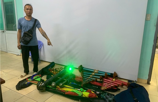 TP Hồ Chí Minh: Tạm giữ 3 người thả diều khiến 21 chuyến bay tại Tân Sơn Nhất bị ảnh hưởng