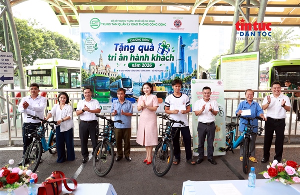 Đi xe buýt miễn phí, hành khách trúng xe đạp trợ lực điện, voucher 3 triệu đồng