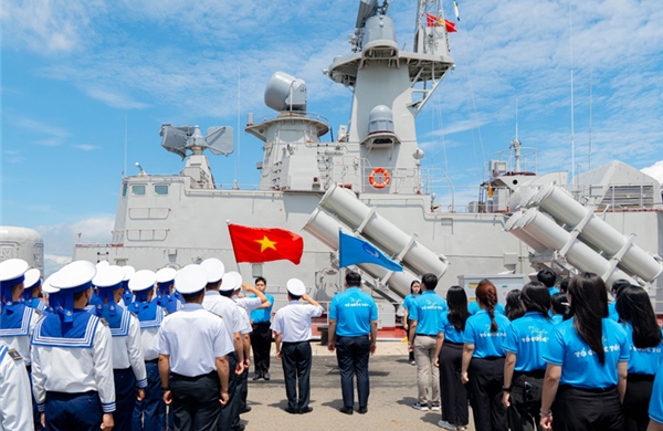 Lữ đoàn 167 lan tỏa tình yêu biển, đảo đến tuổi trẻ địa phương