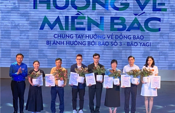 Văn nghệ sĩ TP Hồ Chí Minh chung tay góp sức hướng về miền Bắc