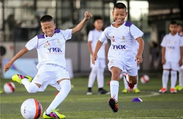 TP Hồ Chí Minh: Gần 300 trẻ em có hoàn cảnh khó khăn sẽ được học bóng đá từ HLV Real Madrid