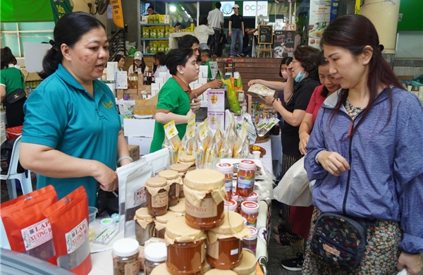 Đặc sản OCOP vùng miền hội tụ tại TP Hồ Chí Minh phục vụ Tết Nguyên đán