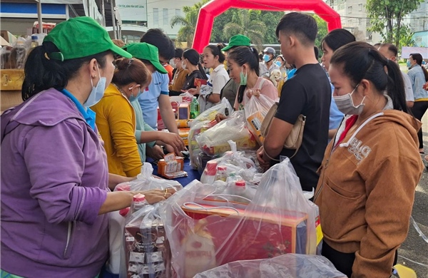 TP Hồ Chí Minh chung tay chăm lo thiết thực cho người lao động trong Tháng Công nhân