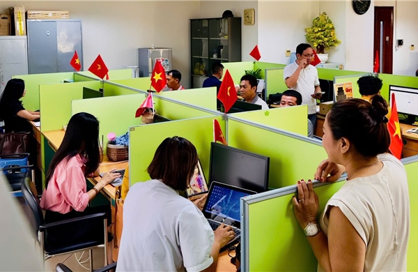 Đẩy mạnh ứng dụng công nghệ số  để &#39;hút&#39; kinh tế báo chí