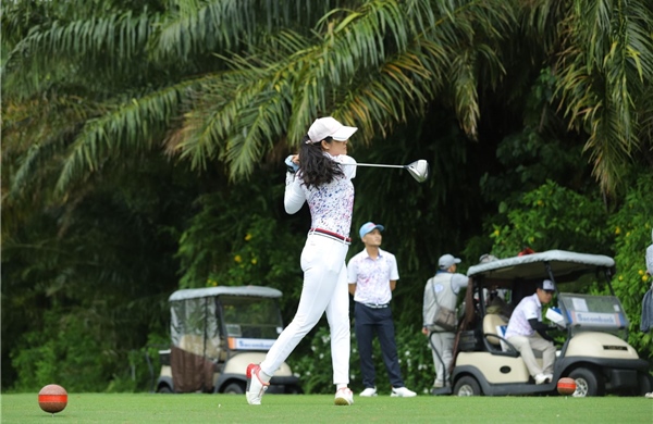 Nâng tầm du lịch cao cấp Việt Nam qua golf và MICE