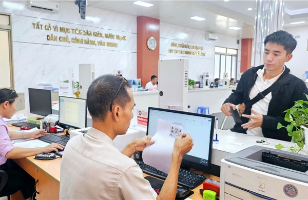 TP Hồ Chí Minh số hóa chính quyền - Bài cuối: Từng bước chuyển từ tư duy &#39;quản lý&#39; sang &#39;phục vụ&#39;