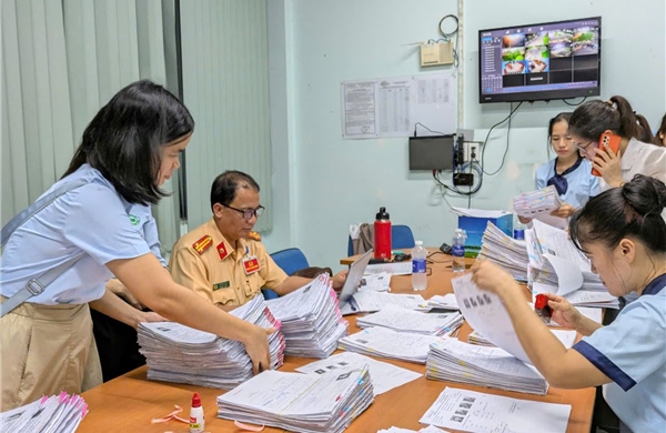 TP Hồ Chí Minh: Tăng tốc giải quyết dứt điểm tồn đọng cấp giấy phép lái xe