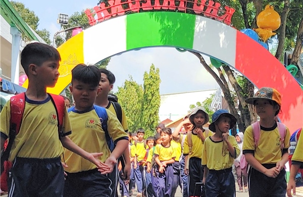 TP Hồ Chí Minh: Chắp cánh ước mơ cho trẻ em khó khăn trước thềm năm học mới