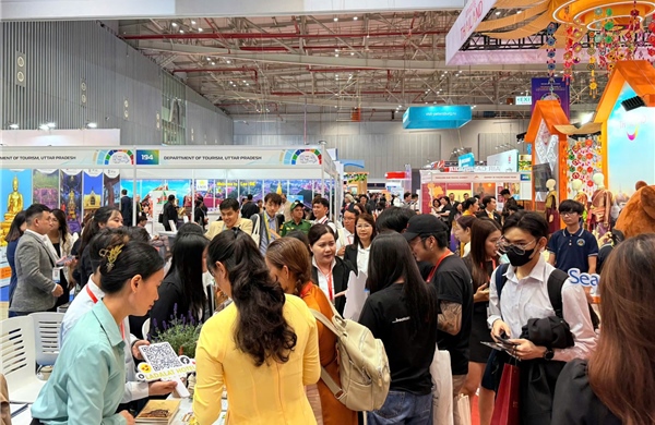 Đông đảo người dân săn tour giảm giá tại ITE HCMC 2025