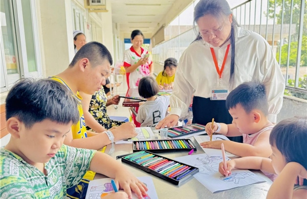 Ngày khai giảng đặc biệt của những bệnh nhi tại TP Hồ Chí Minh