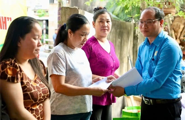 Công đoàn TP Hồ Chí Minh chung tay mang Tết đến người lao động