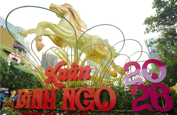 TP Hồ Chí Minh: Ngắm linh vật bên trong Đường hoa Nguyễn Huệ trước giờ G