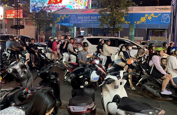 Phát triển giao thông xanh - Bài 1: Giảm áp lực ô nhiễm môi trường