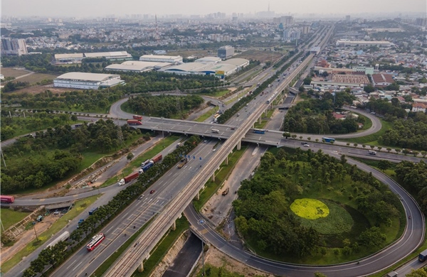 TP Hồ Chí Minh tăng trưởng hai con số - Bài cuối: Phát triển kinh tế xanh và số