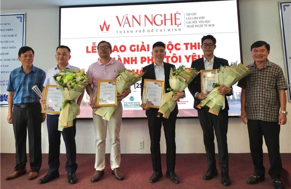 TP Hồ Chí Minh: Trao giải cuộc thi ký và phát động sân chơi thơ văn trẻ
