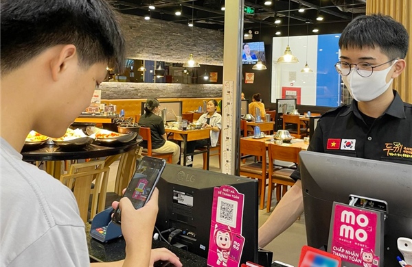 Từ ngày 1/7, ví điện tử là phương tiện thanh toán tương tự tài khoản và tiền mặt