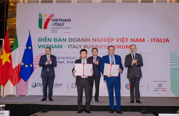 Thành lập Trung tâm Thiết kế tiên tiến viễn thông - không gian tại Việt Nam