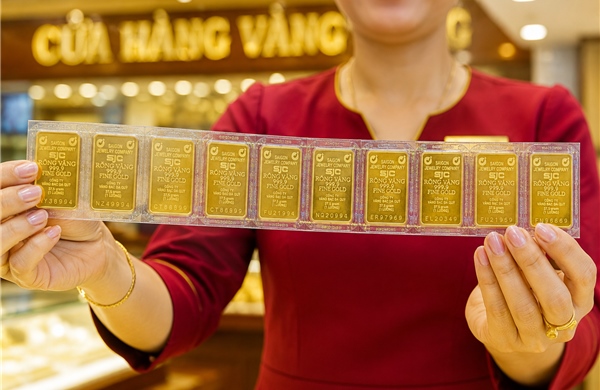 Thị trường tuần 27/7 - 2/8: Giá vàng chưa tạo đáy, chuyên gia cảnh báo rủi ro