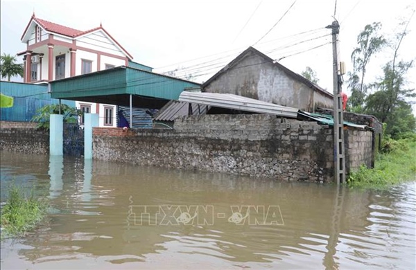 Bảo đảm an toàn khi di chuyển trong mùa mưa bão