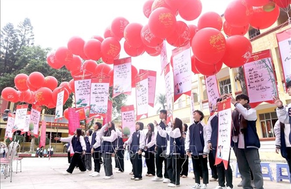 Rộn ràng Ngày Thơ Việt Nam lần thứ 23 - Xuân Ất Tỵ 2025 tại Vĩnh Phúc