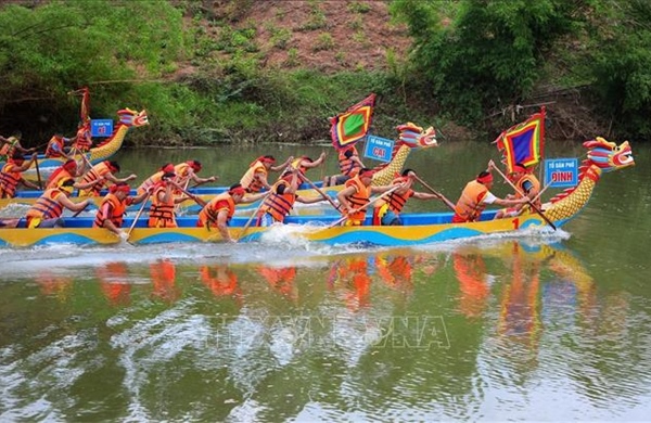 Tái hiện việc huấn luyện thủy binh lục chiến vùng sơn cước