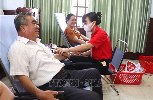 Những tấm gương sáng về lòng nhân ái và trách nhiệm xã hội