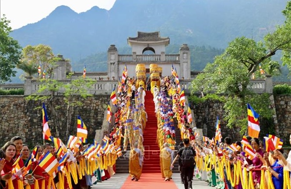 Bằng chứng cho sự kết hợp độc đáo giữa Nhà nước, tôn giáo và nhân dân trong việc hình thành bản sắc dân tộc Việt Nam