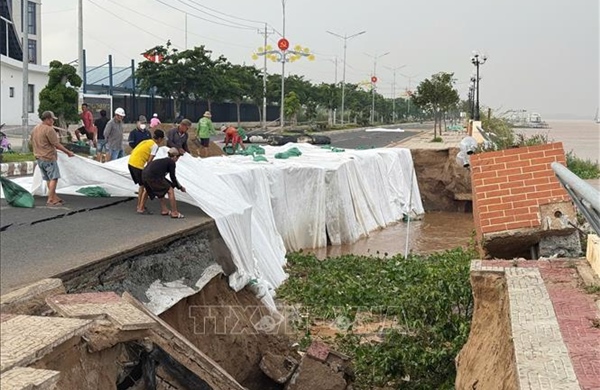 Đồng Tháp ứng phó sạt lở Kè Thường Thới Tiền